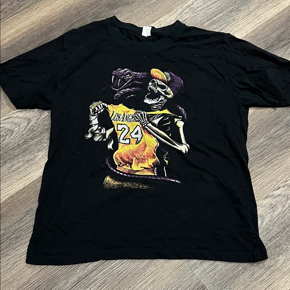 (24) Lakers Graphic T-Shirt
